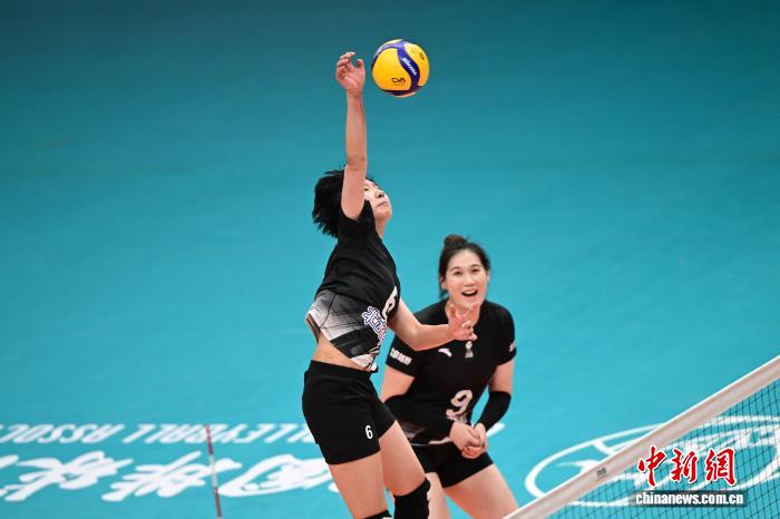 北京女排在主场以3-2逆转山东，董禹含独揽28分成