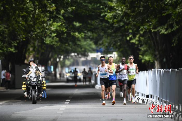 海内外3.2万跑友在凉都六盘水开启三伏天马拉松