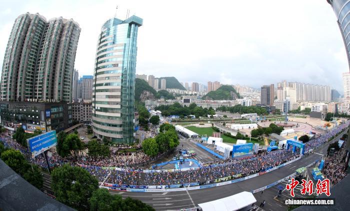 海内外3.2万跑友在凉都六盘水开启三伏天马拉松