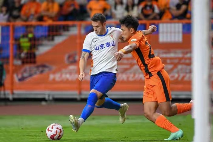 山东泰山客场挑战云南玉昆 球迷海报或助打破不