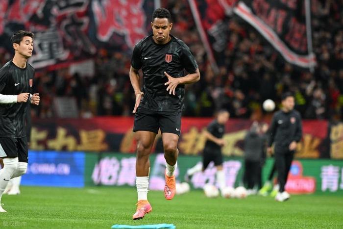 川渝德比上演巅峰对决 铜梁龙力擒蓉城3-3战平