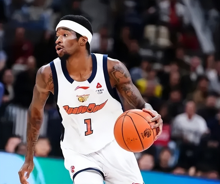 广东男篮逆转四川迎曙光 萨姆纳22分徐杰关键作