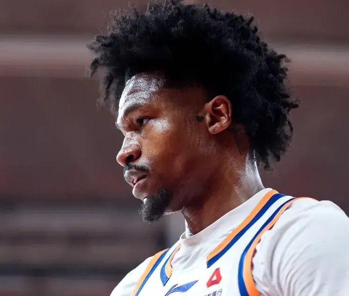 上海男篮客场力克山西 全队四星闪耀助胜局