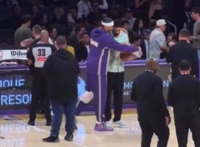 浓眉与海斯赛前拥抱传递湖人文化传承