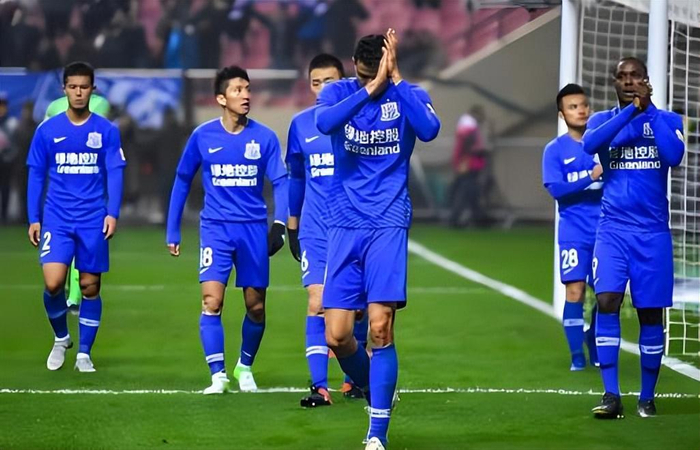 申花引援成果显著 斯卢茨基留任关键在特谢拉续