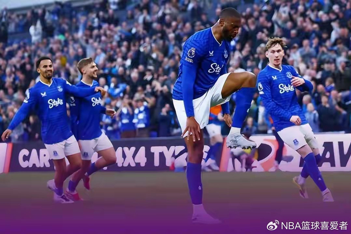 莫耶斯率埃弗顿绝地反击冲击欧战区 高尔挖角传