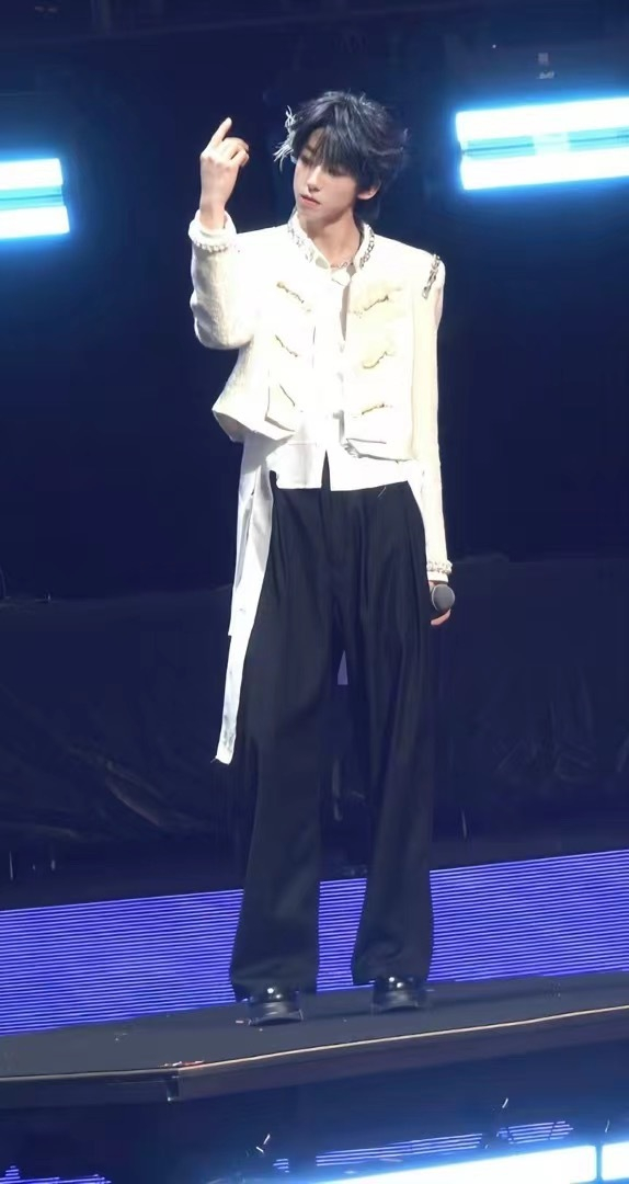 中国女篮首夺世界杯冠军实现历史突破