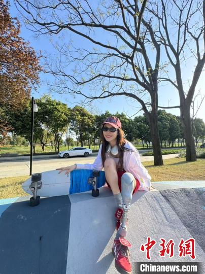 闪光女孩用体育点亮世界的光梦想之路