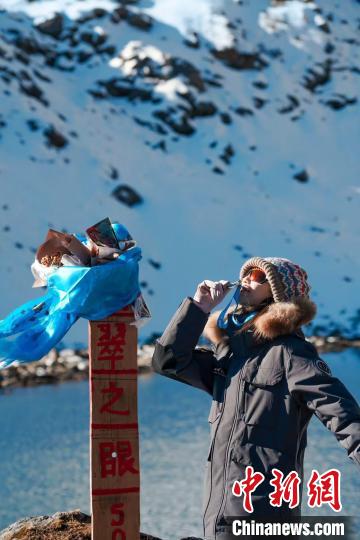 闪光女孩用体育点亮世界的光梦想之路